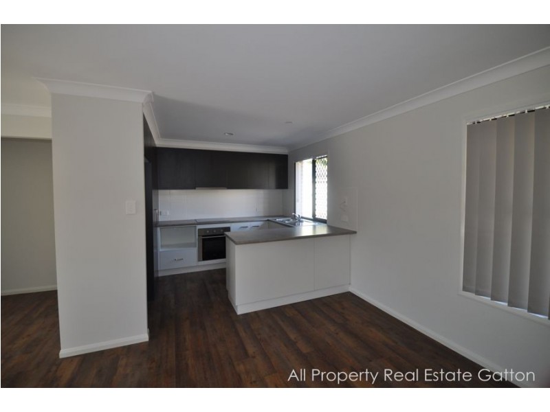 Unit 2 122 Railway Street, Gatton QLD 4343