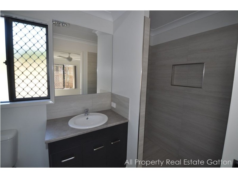 Unit 2 122 Railway Street, Gatton QLD 4343