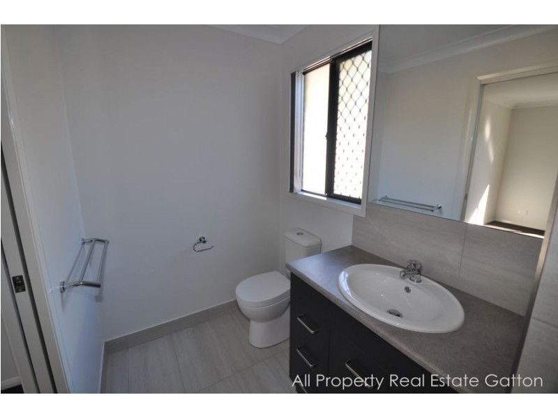 Unit 2 122 Railway Street, Gatton QLD 4343