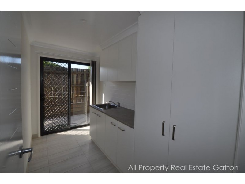 Unit 2 122 Railway Street, Gatton QLD 4343