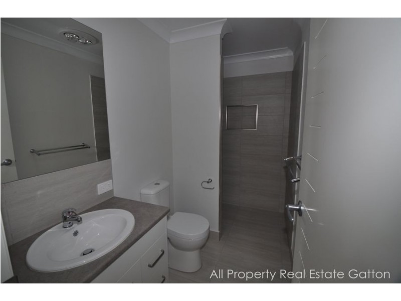 Unit 2 122 Railway Street, Gatton QLD 4343