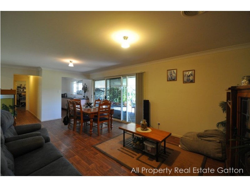 10 Samuel Court, Adare QLD 4343
