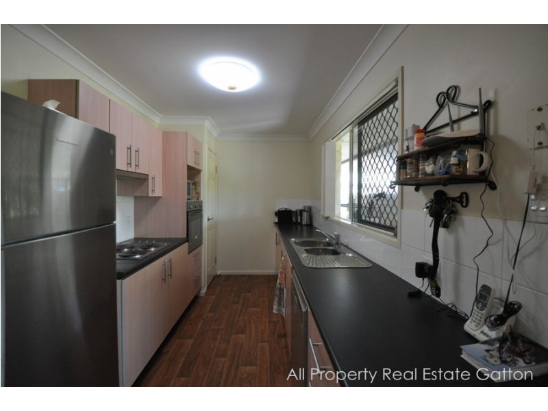 10 Samuel Court, Adare QLD 4343
