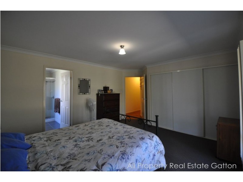 10 Samuel Court, Adare QLD 4343