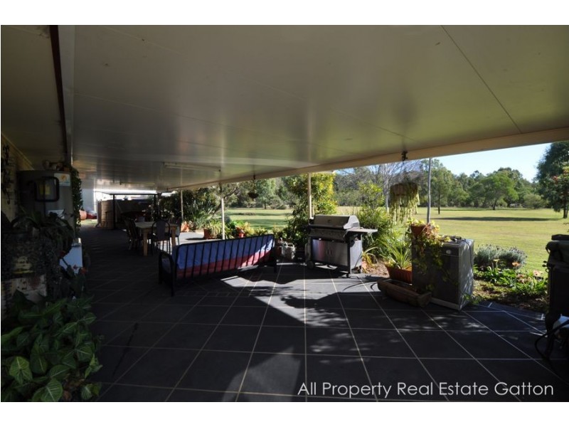 10 Samuel Court, Adare QLD 4343