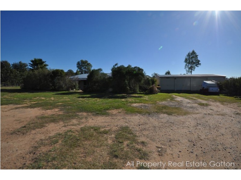 10 Samuel Court, Adare QLD 4343