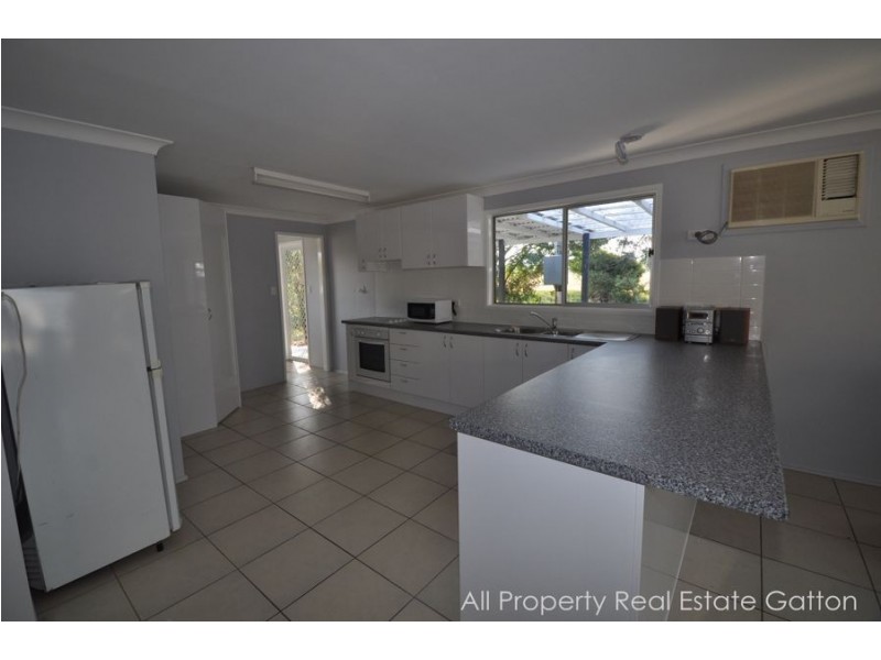 136 Millers Road, Spring Creek QLD 4343