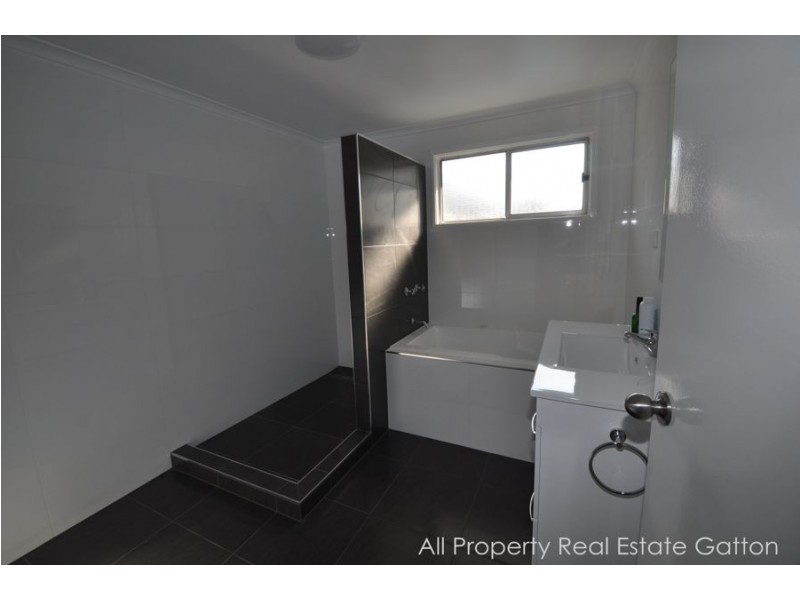 136 Millers Road, Spring Creek QLD 4343