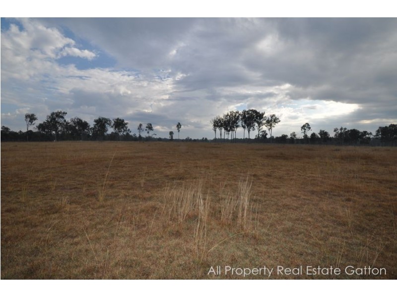 136 Millers Road, Spring Creek QLD 4343