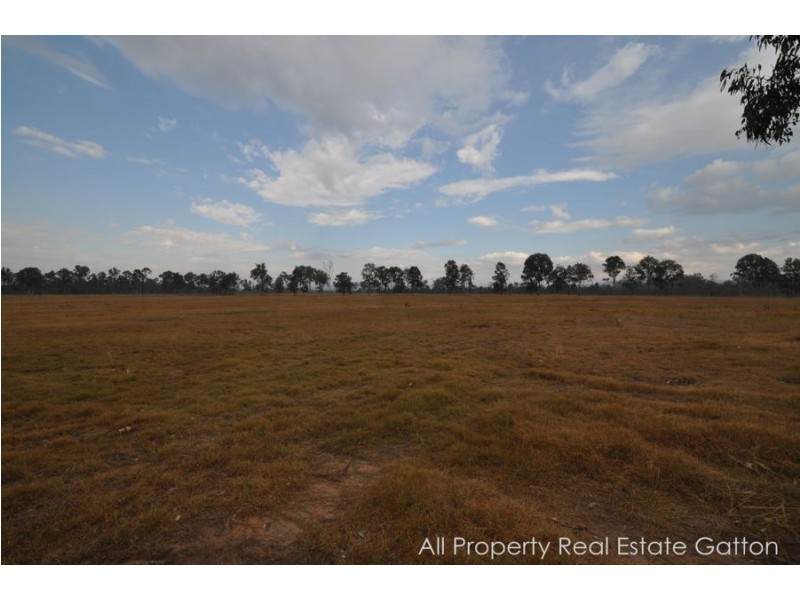 136 Millers Road, Spring Creek QLD 4343