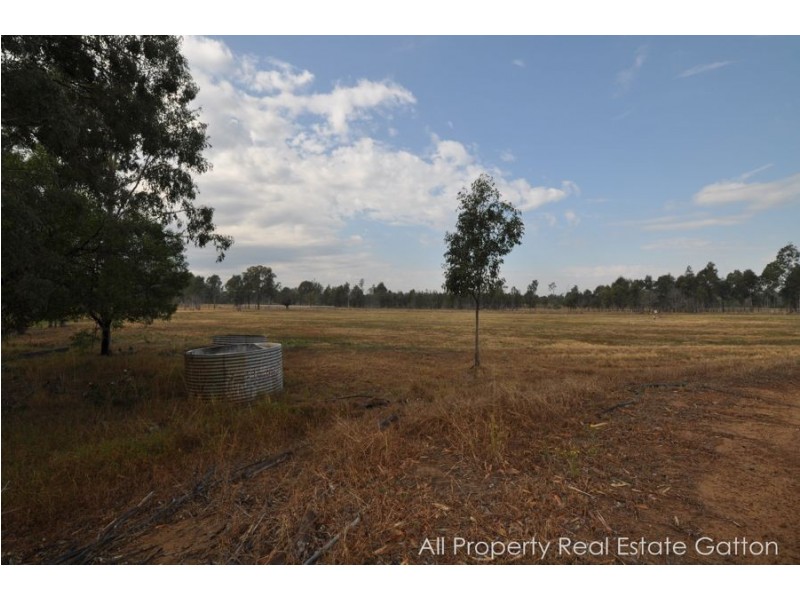 136 Millers Road, Spring Creek QLD 4343