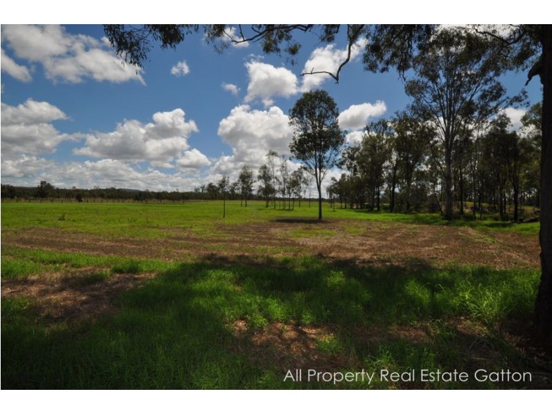 136 Millers Road, Spring Creek QLD 4343