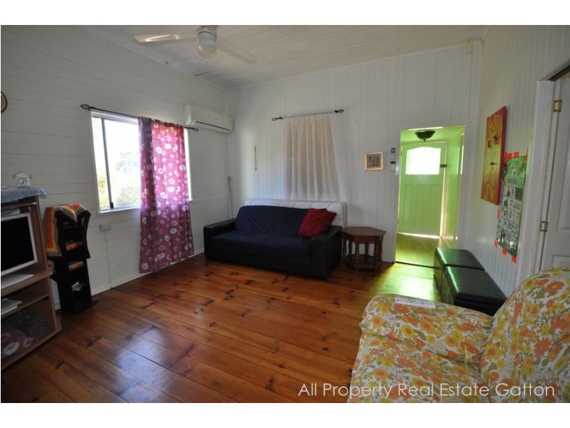 8 Whittle Street, Gatton QLD 4343