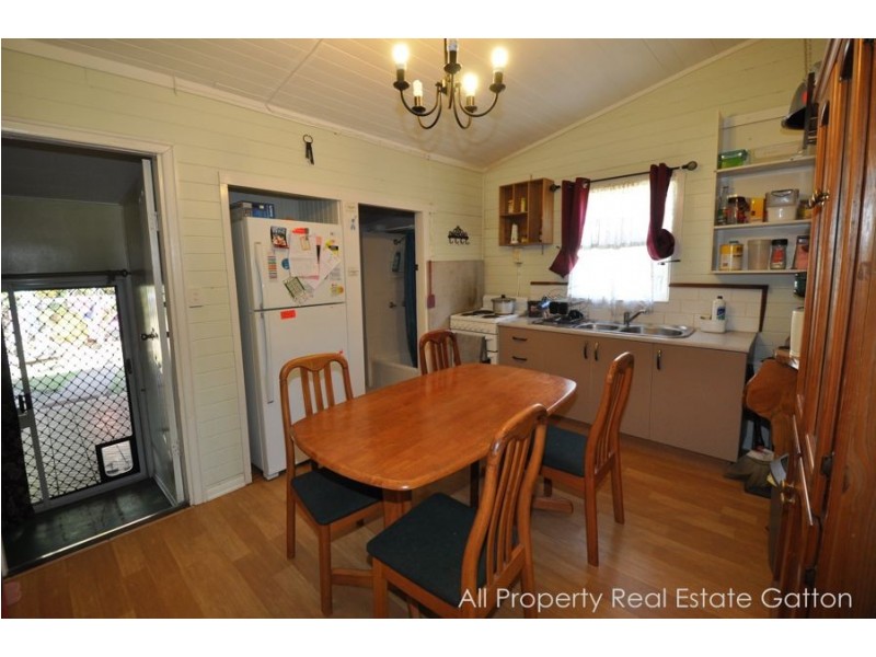 8 Whittle Street, Gatton QLD 4343