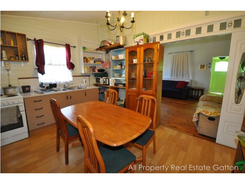 8 Whittle Street, Gatton QLD 4343