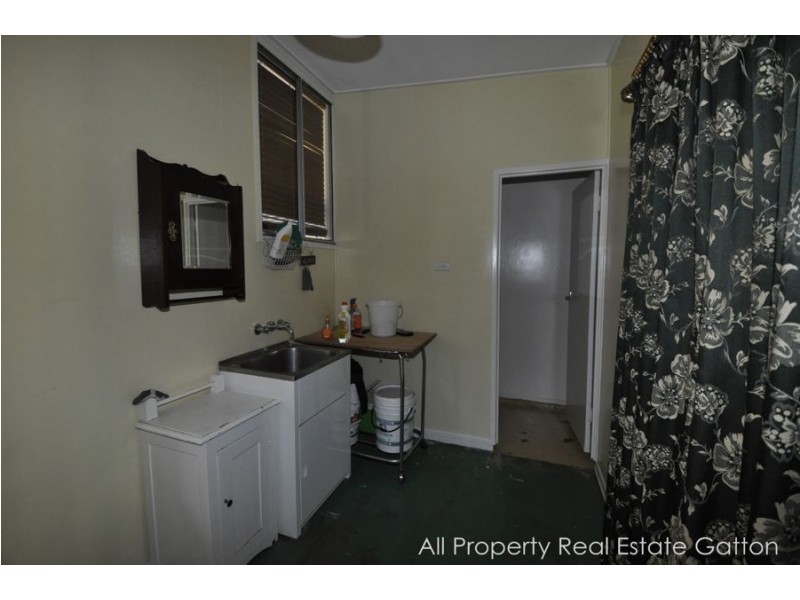 8 Whittle Street, Gatton QLD 4343