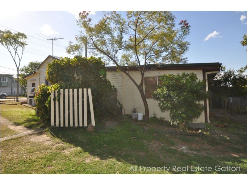 8 Whittle Street, Gatton QLD 4343