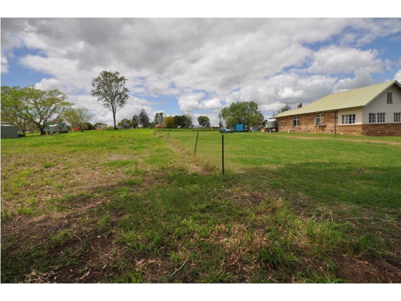5 William Street, Helidon QLD 4344