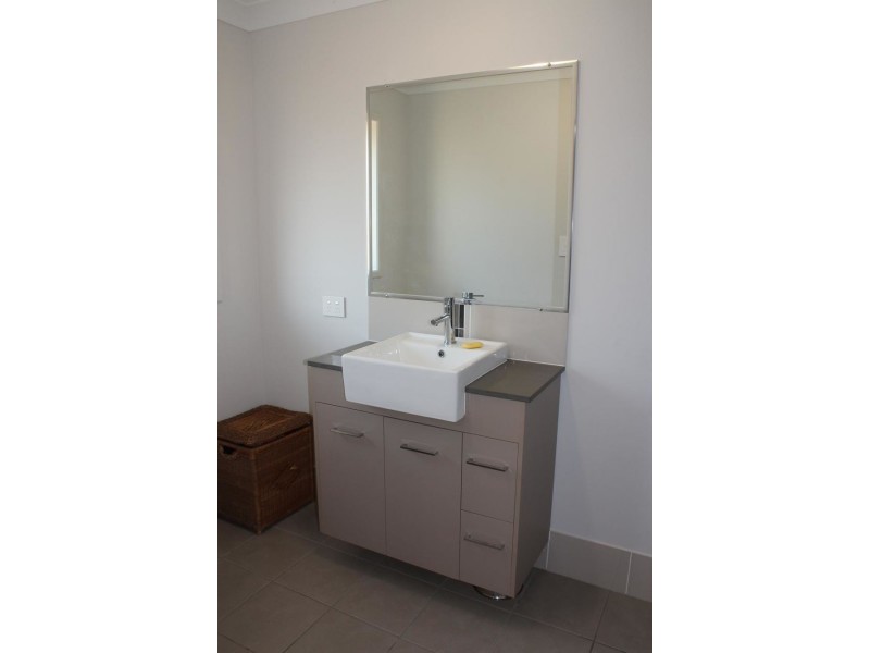 13 Ditchmen drive, Grantham QLD 4347