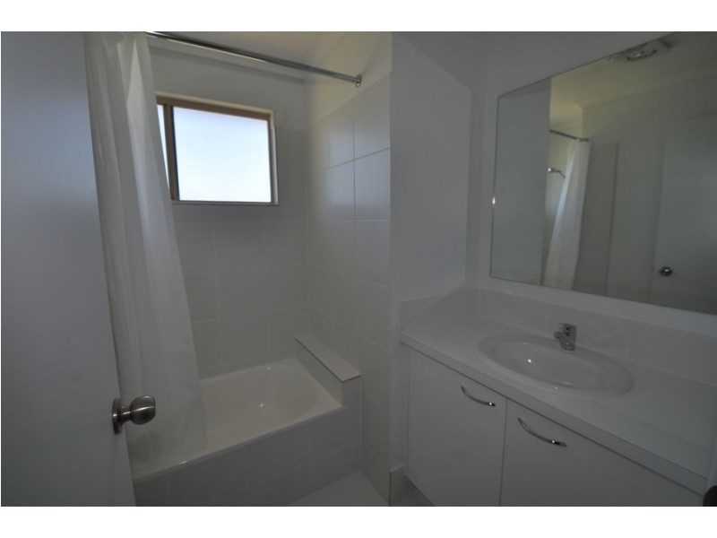 28 Caleys Court, Lockrose QLD 4342