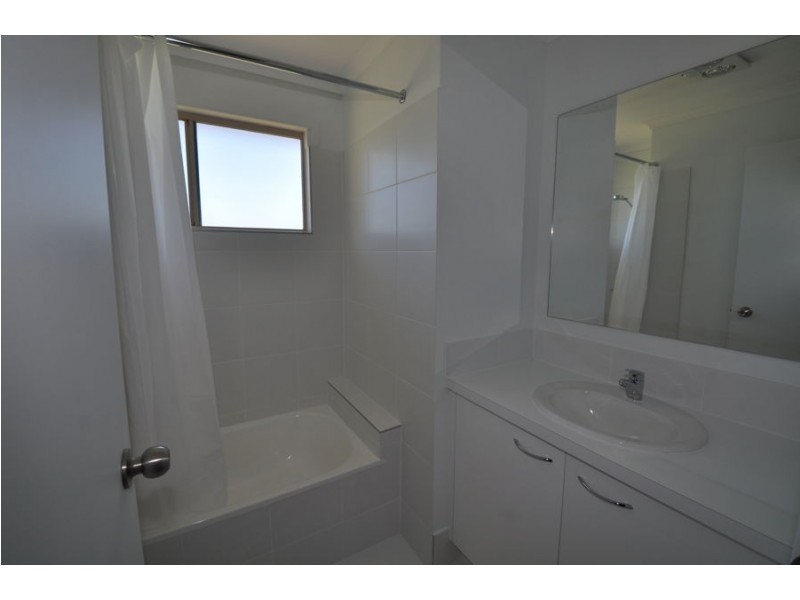 28 Caleys Court, Lockrose QLD 4342