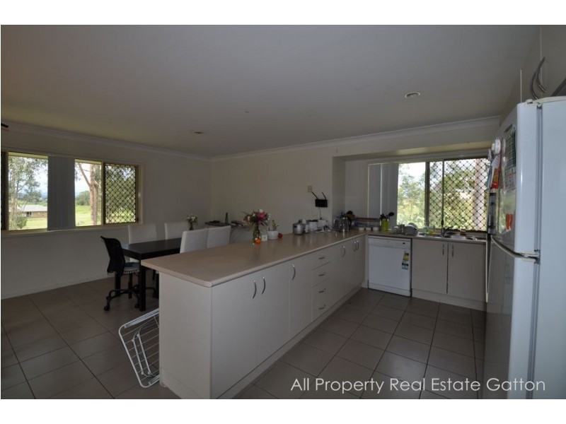 6 Boysen Court, Adare QLD 4343