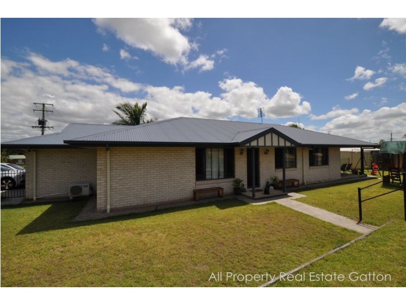 26 Metcalf Street, Gatton QLD 4343