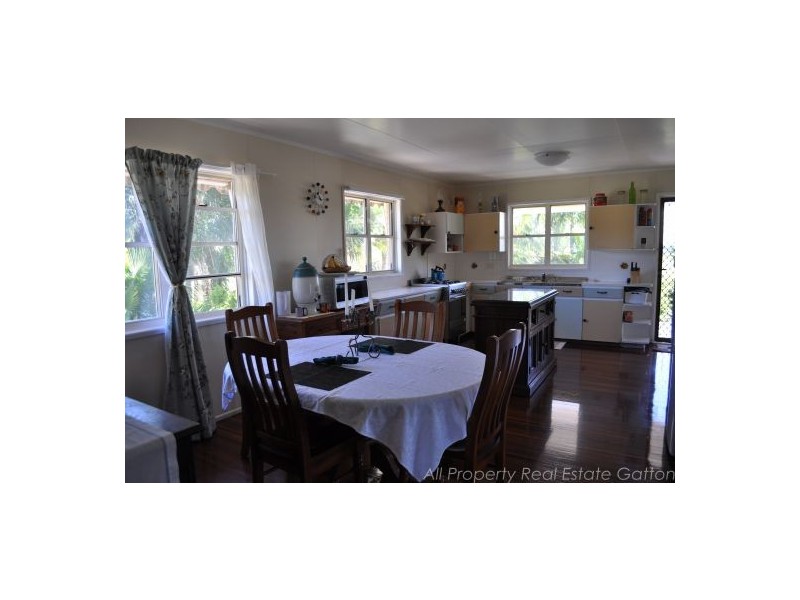 Upper Tenthill QLD 4343