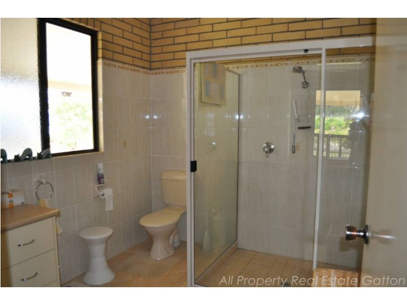 122 Glen Esk Road, Glen Esk QLD 4312