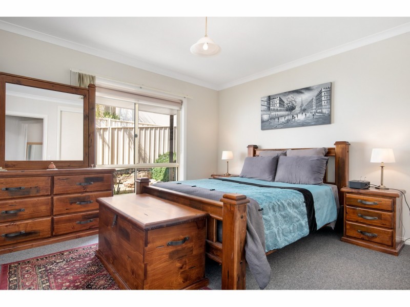 7 Chatterton Place, West Albury NSW 2640