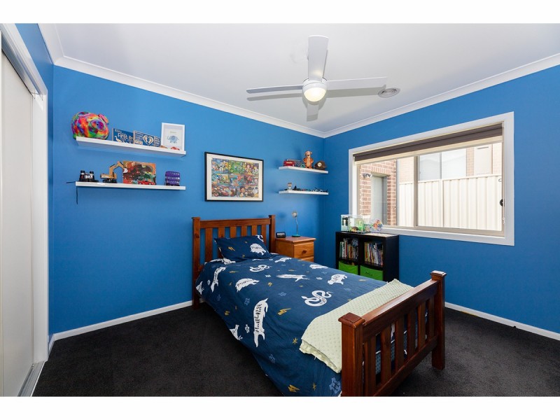 33 Whitton Drive, Thurgoona NSW 2640