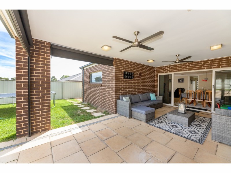 33 Whitton Drive, Thurgoona NSW 2640