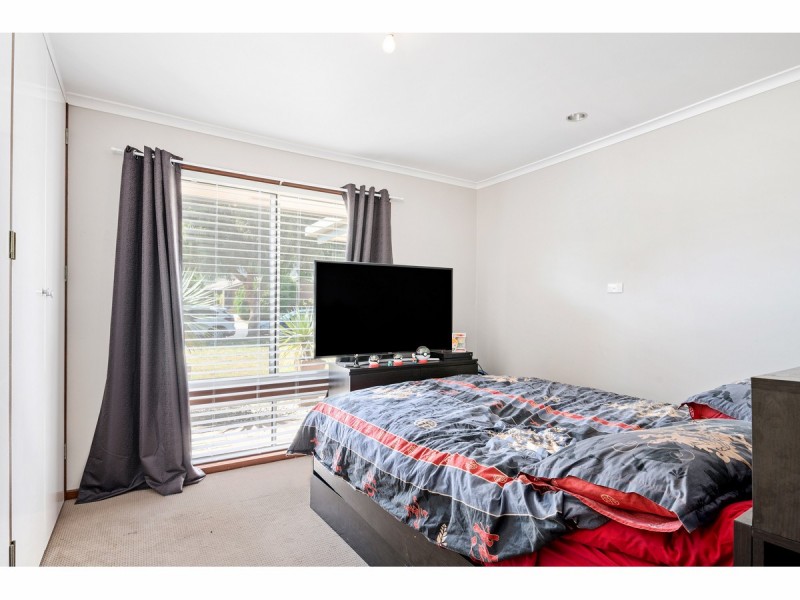 42 McMaster Avenue, Lavington NSW 2641