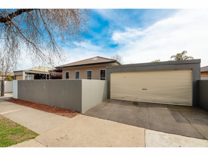 1/393 Griffith Road, Lavington NSW 2641