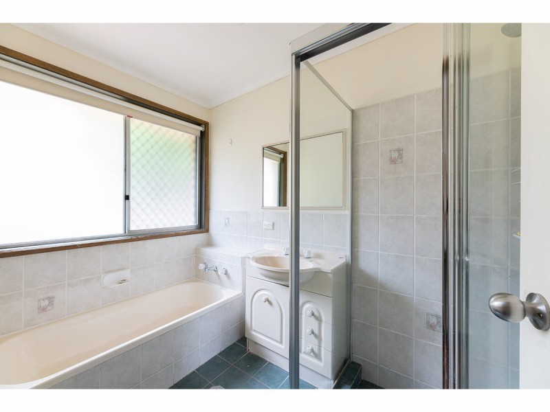 374 Reservoir Road, Lavington NSW 2641