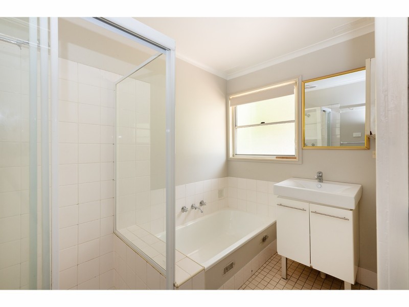 3 Grevillea Place, West Albury NSW 2640