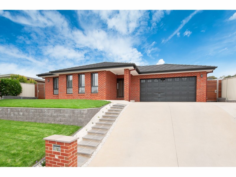 10 Cremin Court, Thurgoona NSW 2640