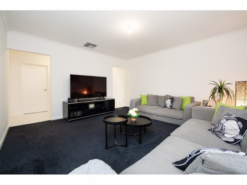 10 Cremin Court, Thurgoona NSW 2640