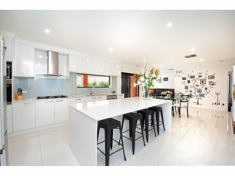 10 Cremin Court, Thurgoona NSW 2640