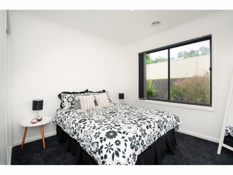 10 Cremin Court, Thurgoona NSW 2640