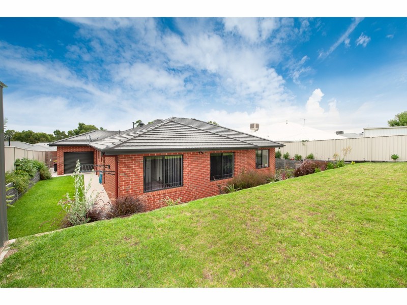 10 Cremin Court, Thurgoona NSW 2640