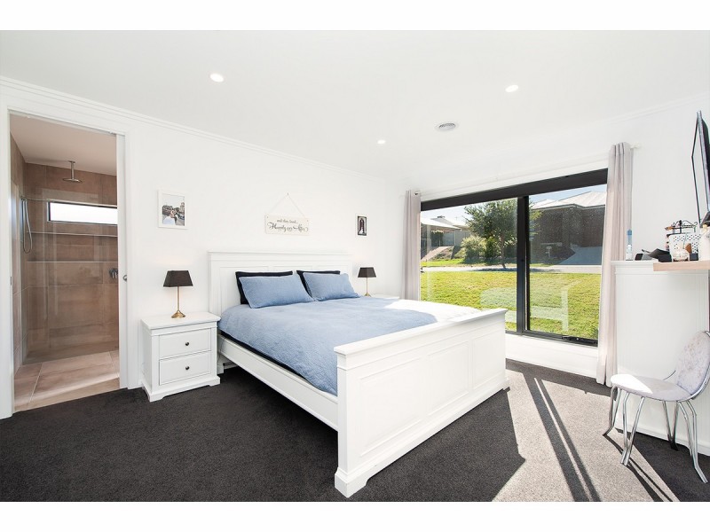 13 Anglesey Street, Wodonga VIC 3690