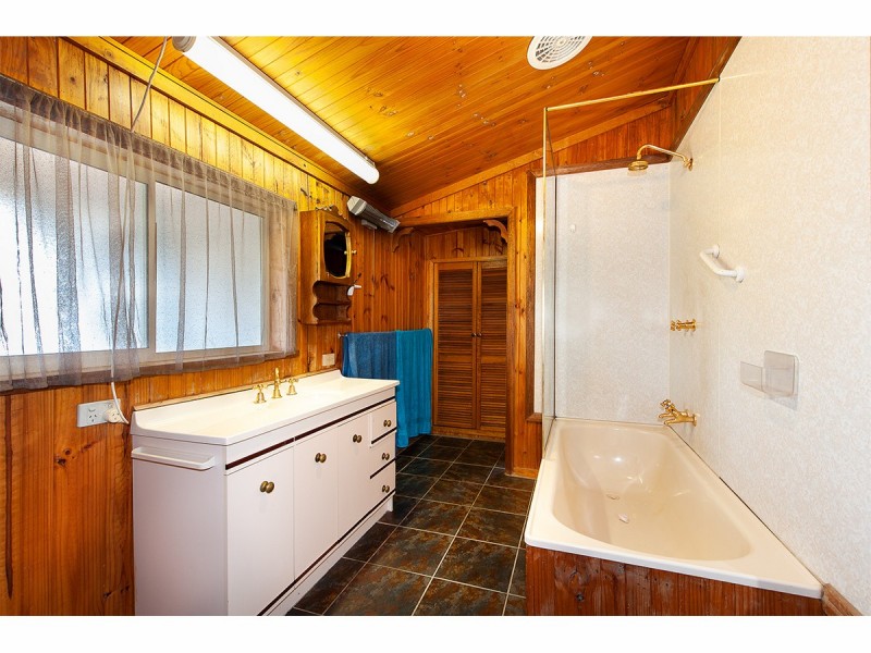 433 Bevan Street, Lavington NSW 2641