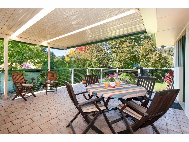 673 Pearsall Street, Lavington NSW 2641