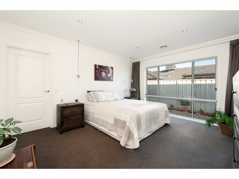 9 Cremin Court, Thurgoona NSW 2640