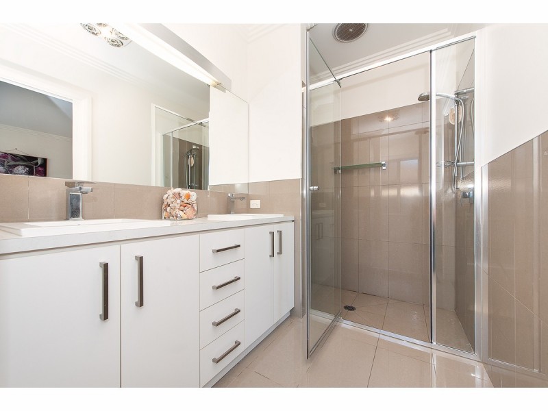 9 Cremin Court, Thurgoona NSW 2640