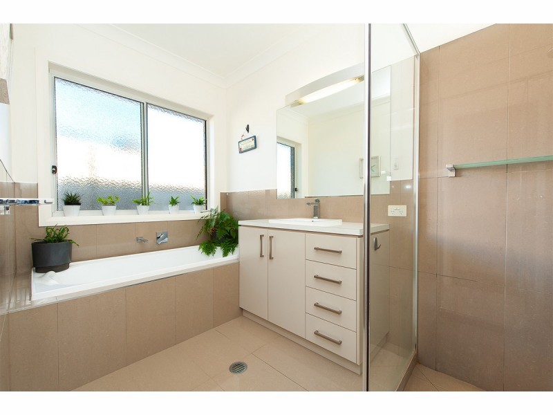 9 Cremin Court, Thurgoona NSW 2640