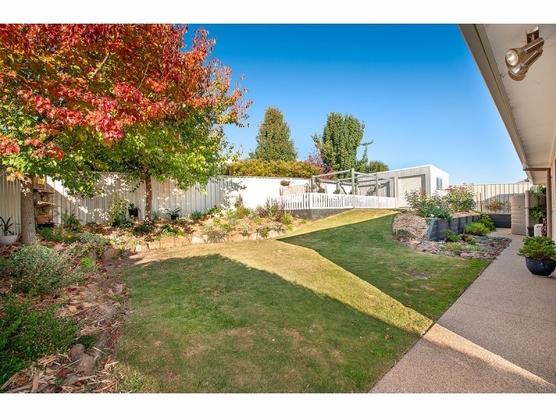 9 Cremin Court, Thurgoona NSW 2640