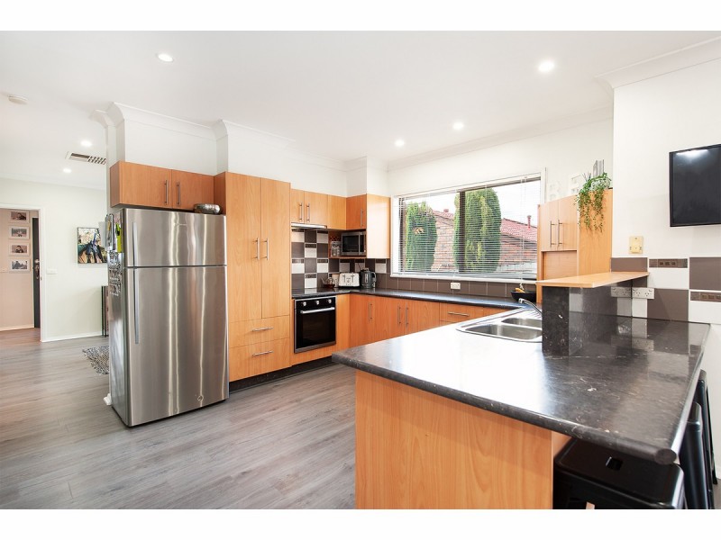 409 Halehaven Cresent, Lavington NSW 2641