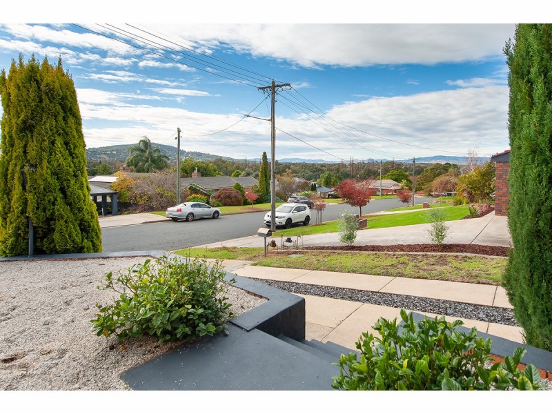 409 Halehaven Cresent, Lavington NSW 2641